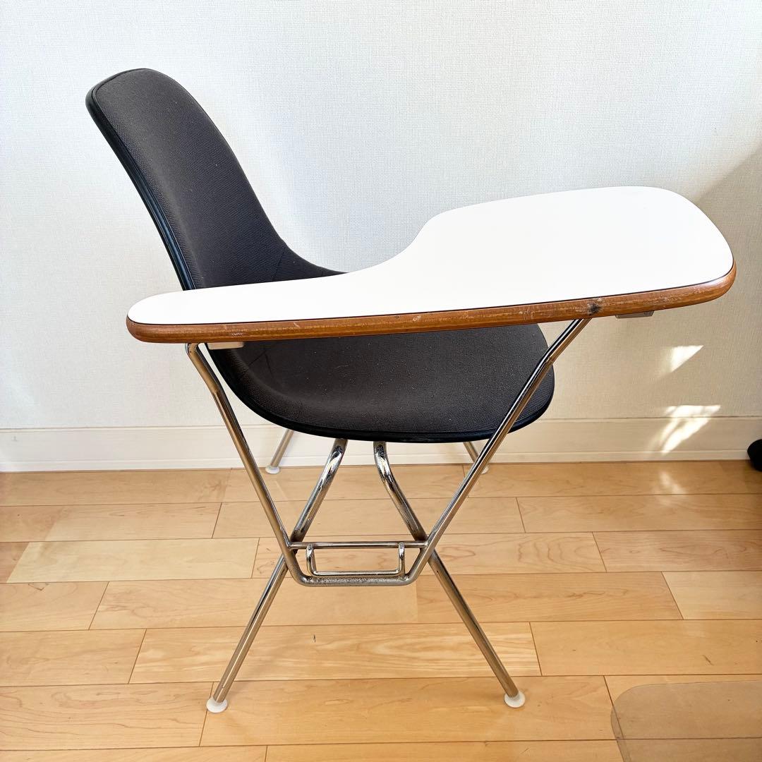 Herman Miller サイドシェルスタッキングチェア テーブル付き - メルカリ