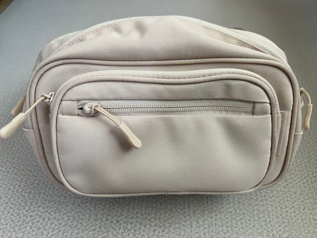 お値引きPOMULU 2WAYヒップシート　ベージュ ナイロン ボディバッグ POMULU 2WAYヒップシート