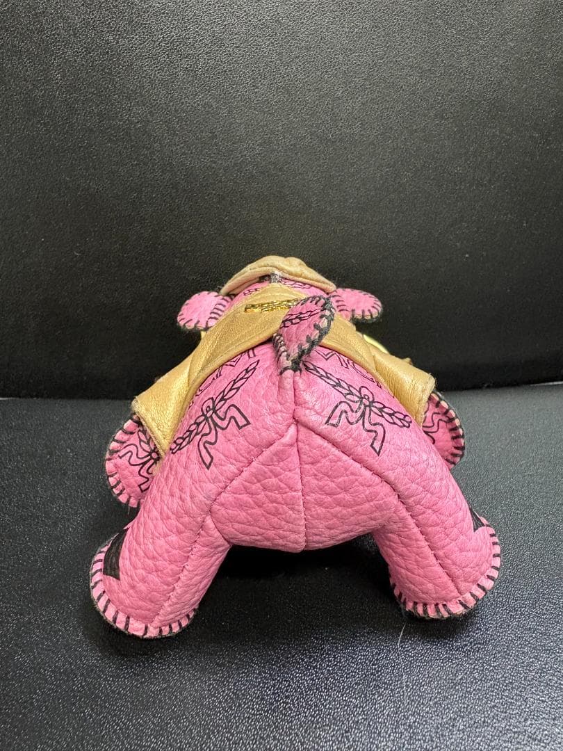 MCM クマ キーホルダー ベア チャーム ピンク スタッズ バッグチャーム