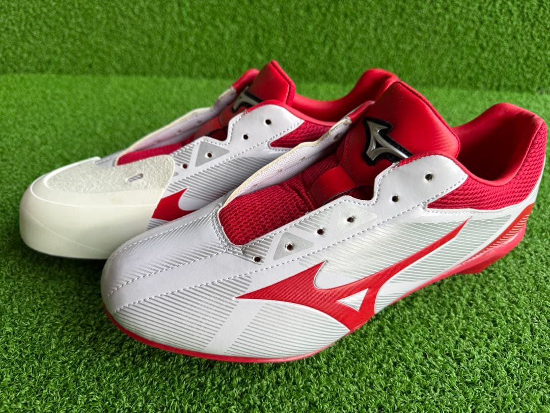 ミズノ　野球スパイク 28.0cm 赤×白 美品 軽量モデル　新品未使用　P革付