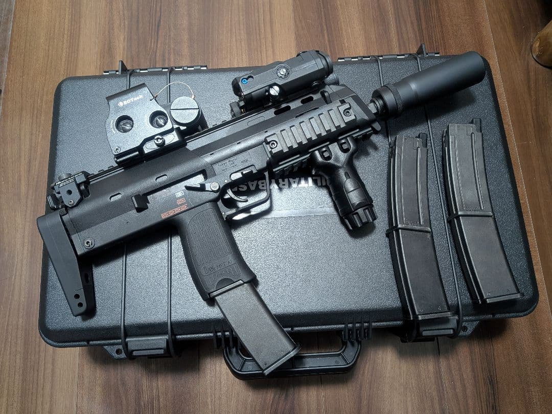東京マルイ　ガスブローバック MP7A1　定番カスタム　ケース付き　付属品多数 MP7A1 ブラック - ガスブローバック マシンガン | 東京マルイ