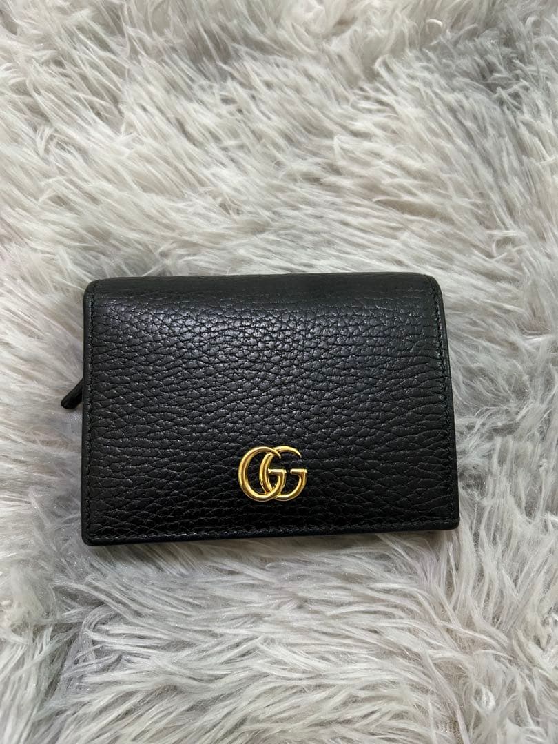 GUCCIブラック 二つ折り財布 GGロゴ - メルカリ