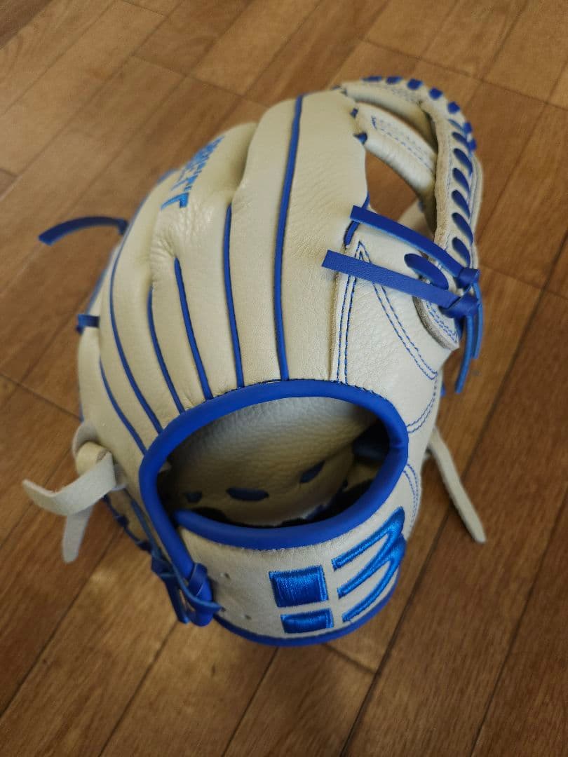 BRETT 軟式グローブ ホワイト/ブルー　新品 imgrc0125411593.jpg