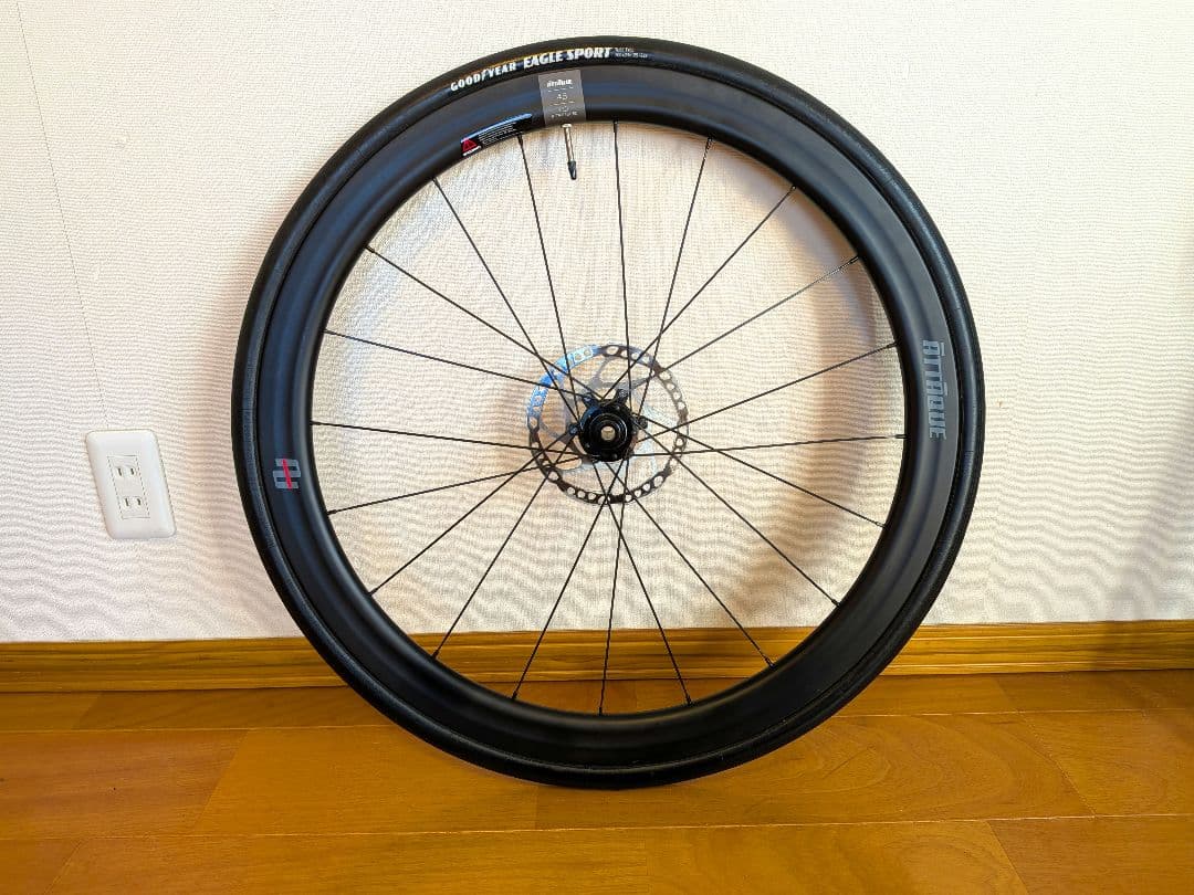 大幅値下】GUSTO アタッキ 45mmカーボン 11速スプロケ付 ディスク用