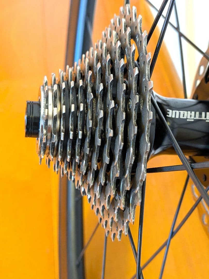 大幅値下】GUSTO アタッキ 45mmカーボン 11速スプロケ付 ディスク用