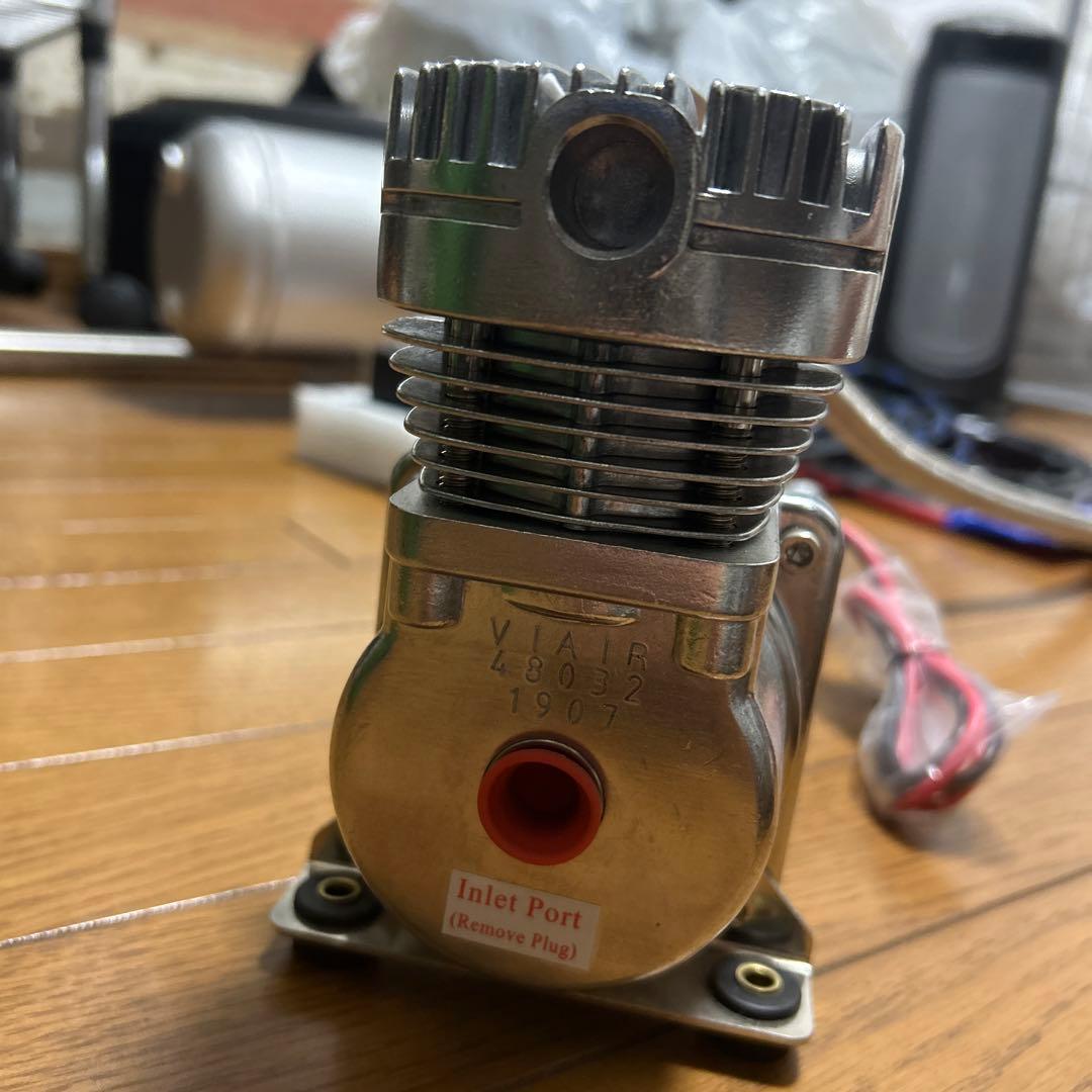 エアサス コンプレッサー VIAIR 480C - メルカリ