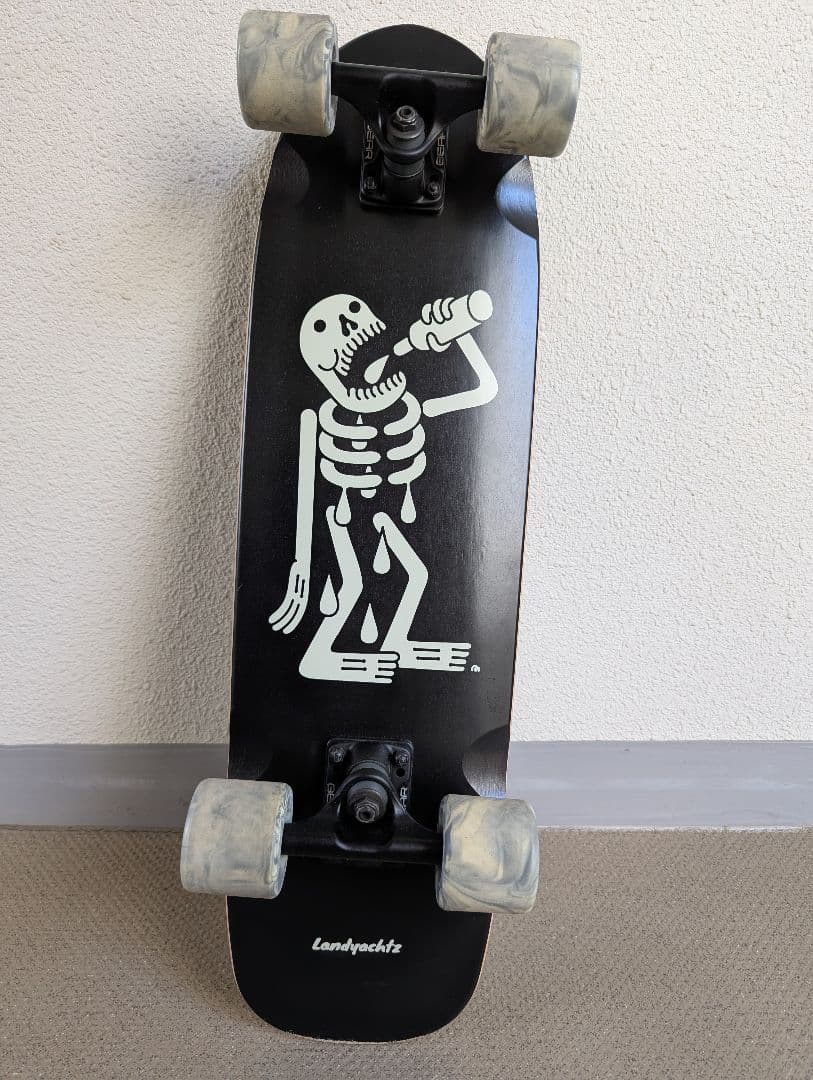 ランドヤッツ Dinghy Classic Skeleton Dinghy Classic Skeleton • Landyachtz