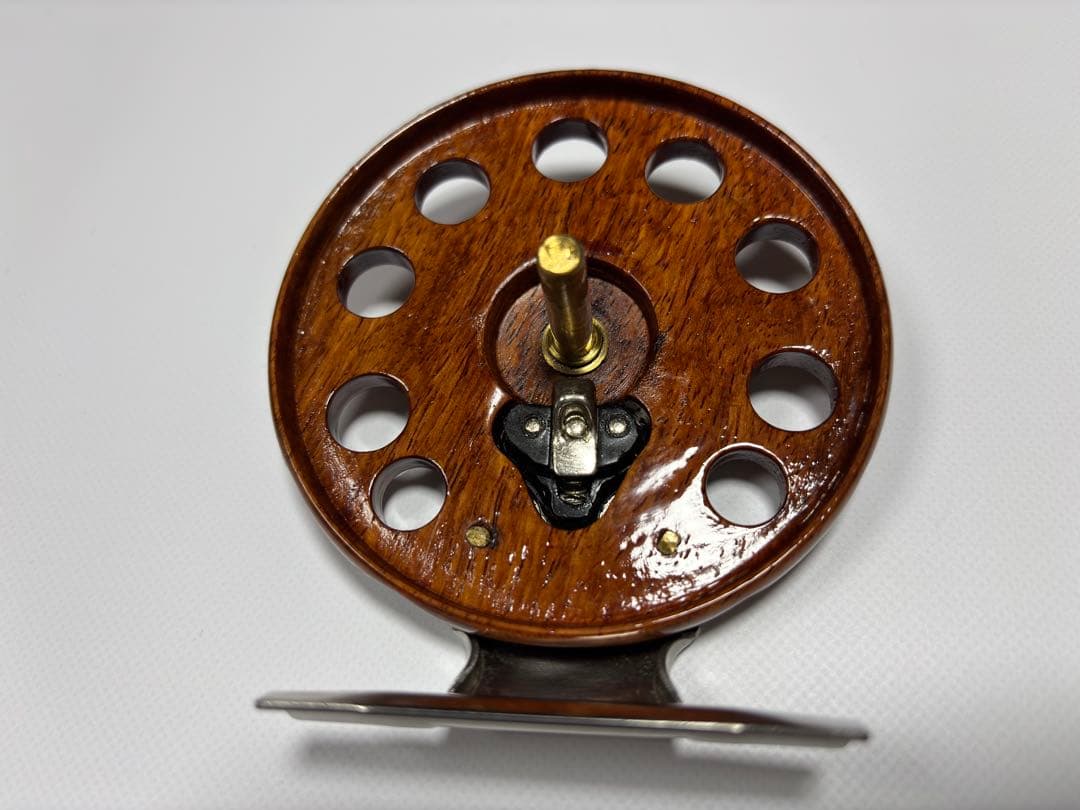 木製タイコリール（大倉屋 花梨 FPR-25スタンド）