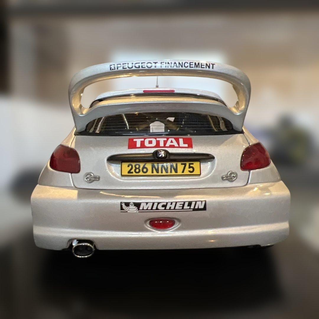オートアート1/18 2002年プジョー206 WRC - メルカリ