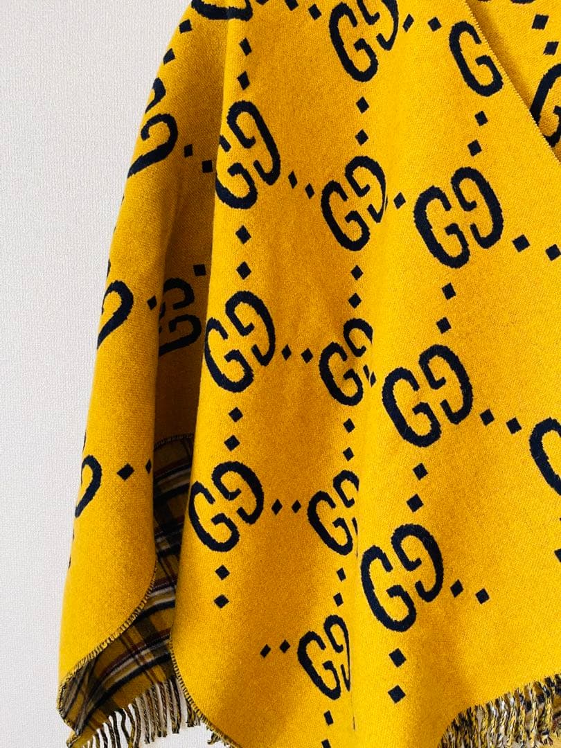 希少カラー GUCCI ポンチョ 男女兼用 - メルカリ