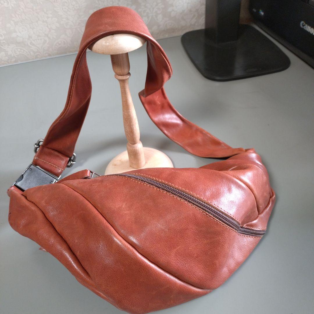 美品trippen] Snakebelt L ( タン）トリッペン ボディバッグ