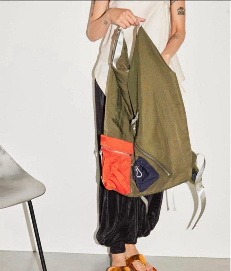 美品】OMMO W FACE BACK PACK リュック完売品 萩原桃子