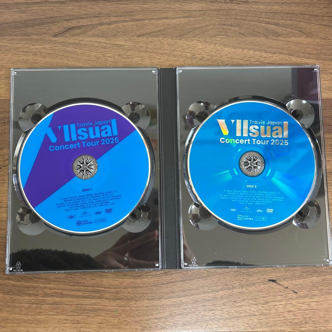 新品 TravisJapan VIIsual 完全生産限定盤 チャーム付き - メルカリ