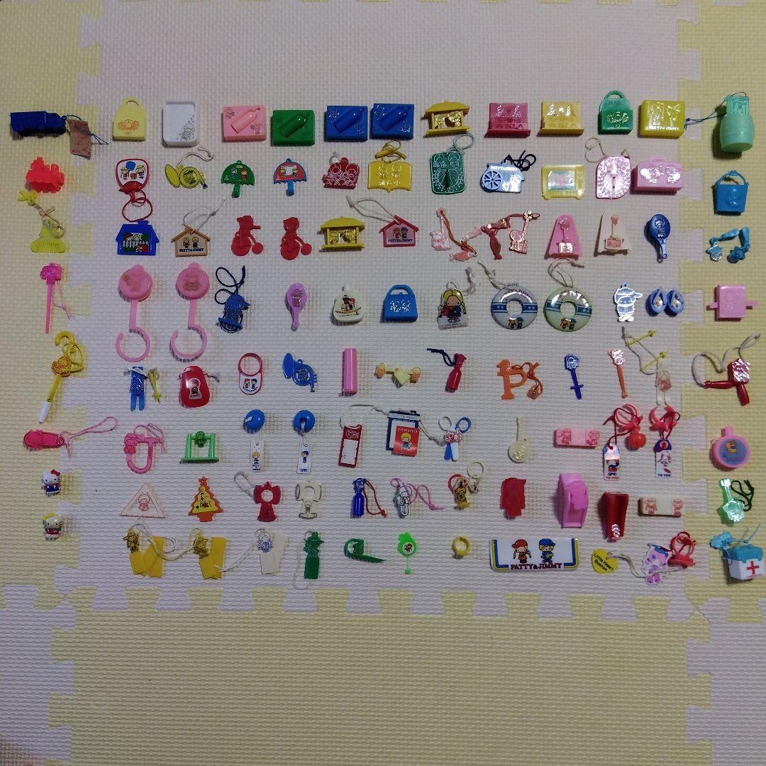 サンリオおまけ非売品 昭和レトロ100個以上 - メルカリ