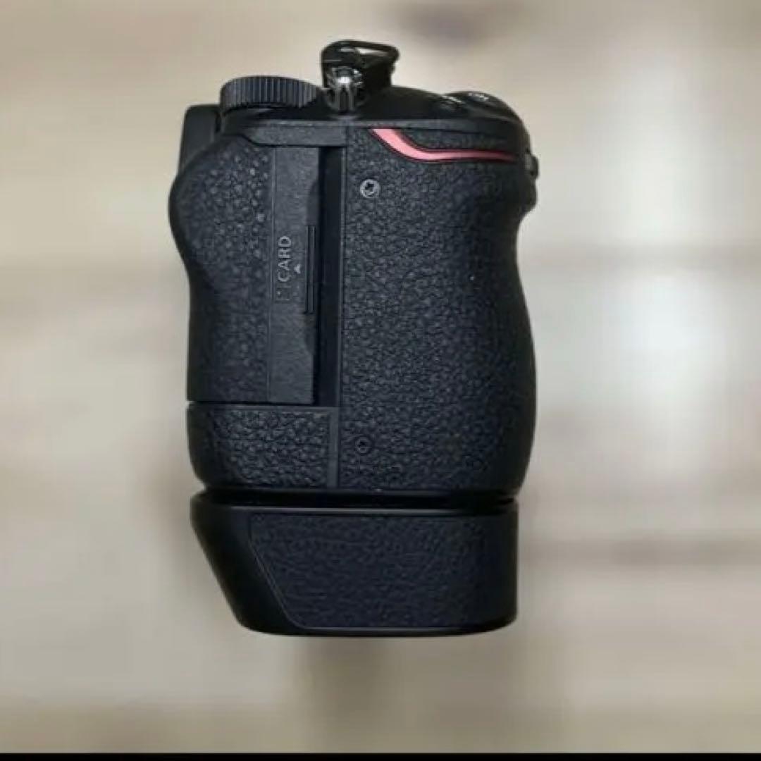 NIKON Z5 ミラーレス一眼 キョウトボーイズのストラップ付 - メルカリ