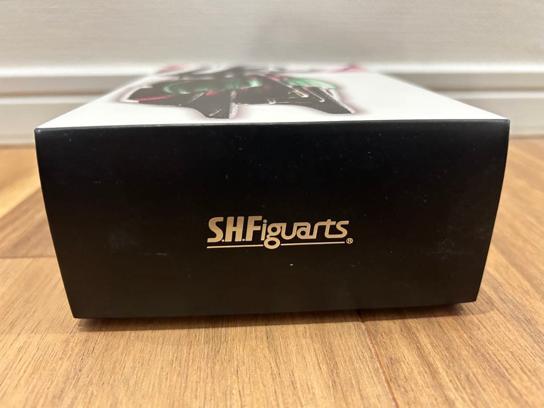 S.H.Figuarts 真骨彫製法 仮面ライダー ディケイド【開封品】