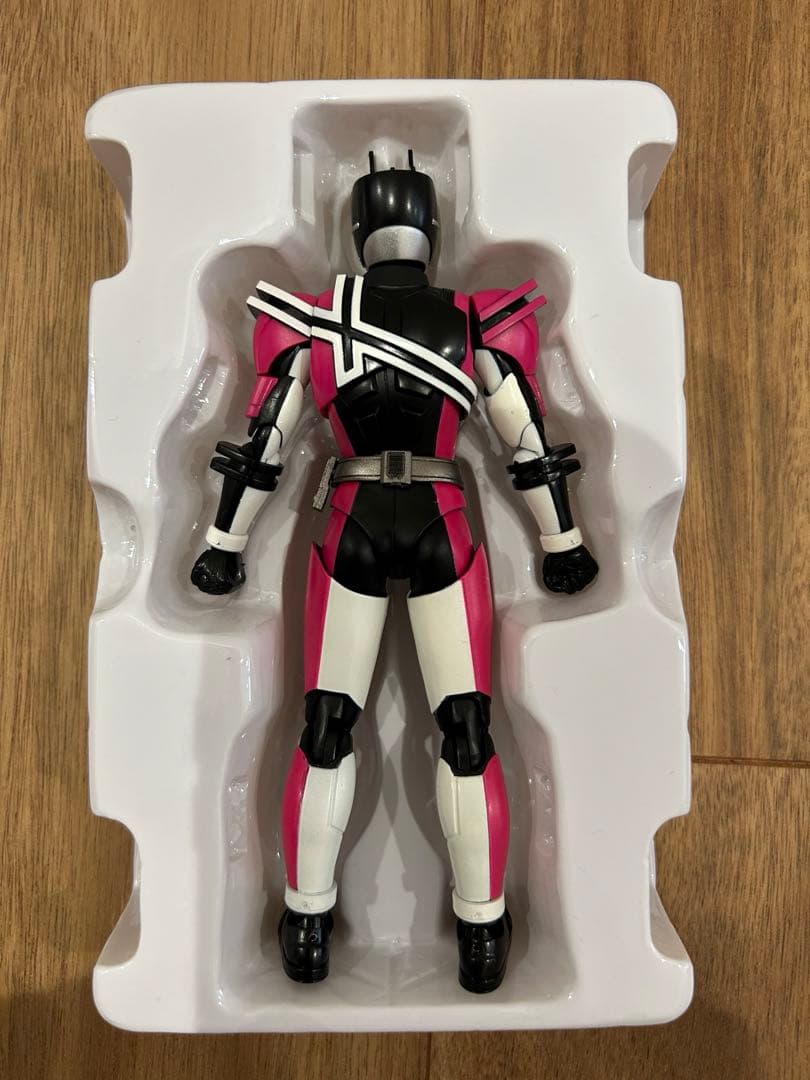 S.H.Figuarts 真骨彫製法 仮面ライダー ディケイド【開封品】