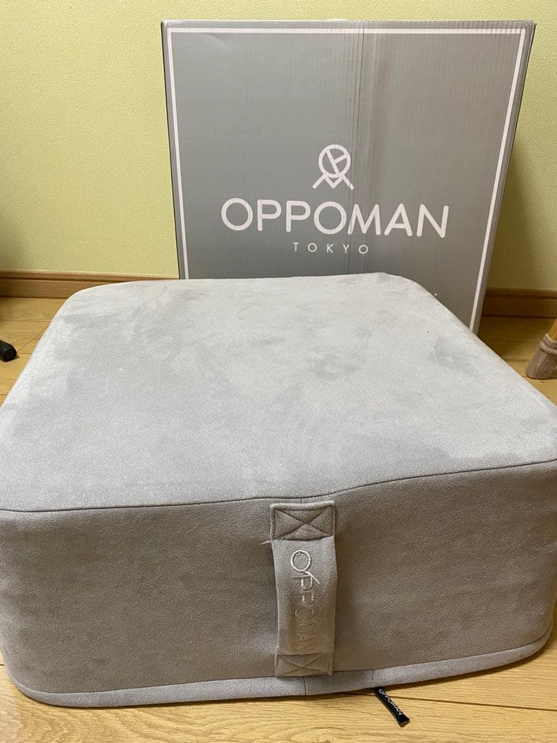OPPOMAN グレー スクエアクッション OPPOMAN グレー スクエアクッション