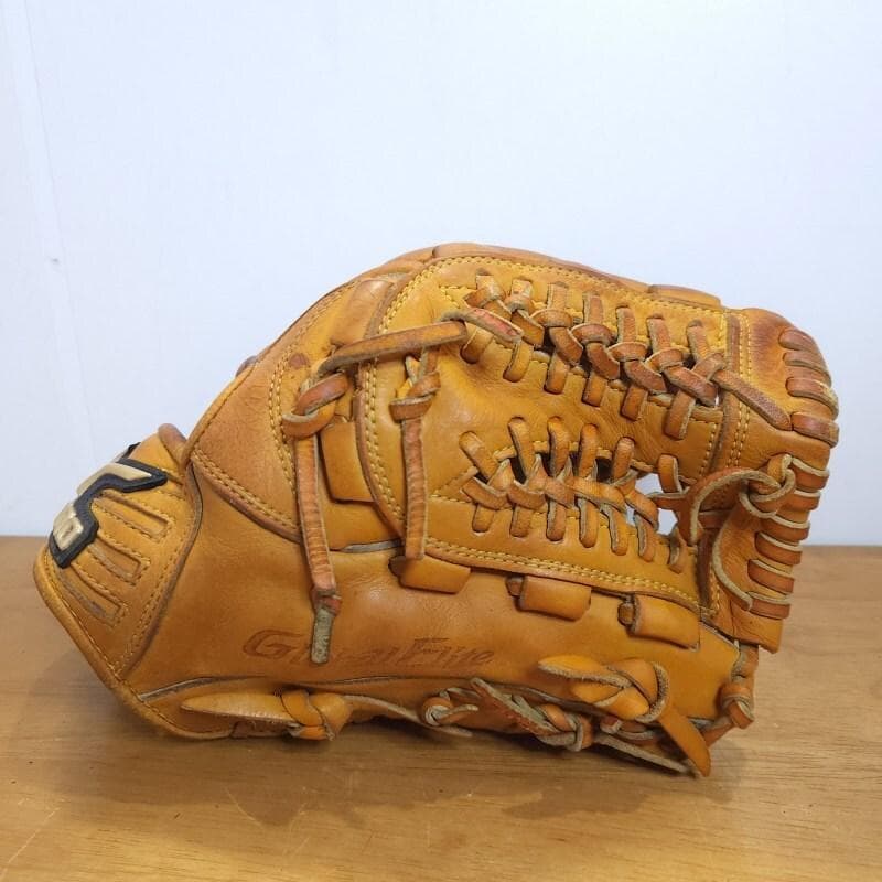 ミズノ 井端和弘モデル グローバルエリート 限定 シリーズ 内野用 軟式