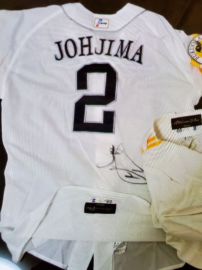 城島健司　福岡ソフトバンクホークス　実使用ユニフォーム　野球　直筆サイン BBM2023 CROWN クラウン 直筆サインカード 福岡ダイエーホークス 城島