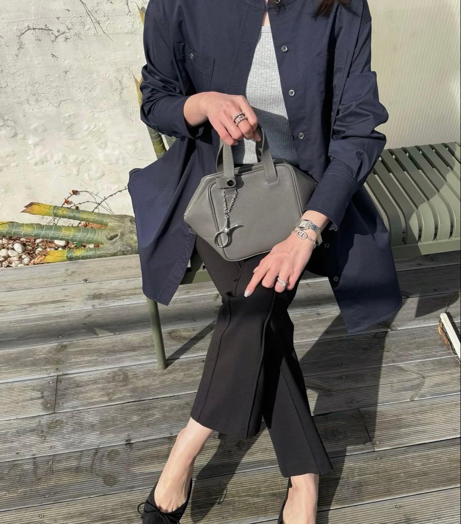 yonfa キックフレアクロップドパンツ BLACK XSの通販はau PAY