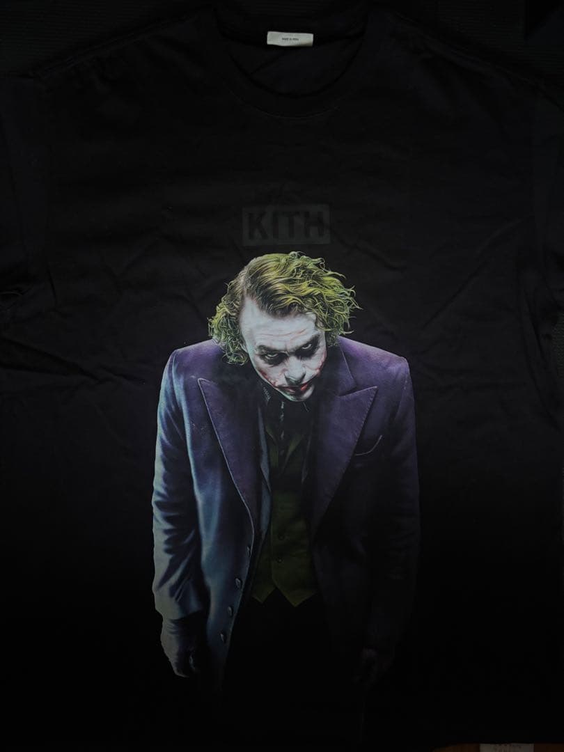 KITH ジョーカー Tシャツ Kith『バットマン』ロゴ刺繍＆ジョーカーのトランプ柄ジャケット、映画