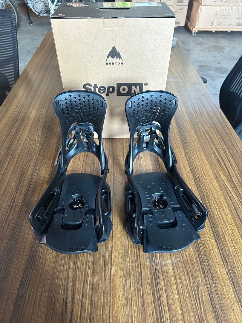 メンズ Burton Step On® ジェネシス EST® M バインディング メンズ Burton Step On® ジェネシス EST® スノーボードバインディング