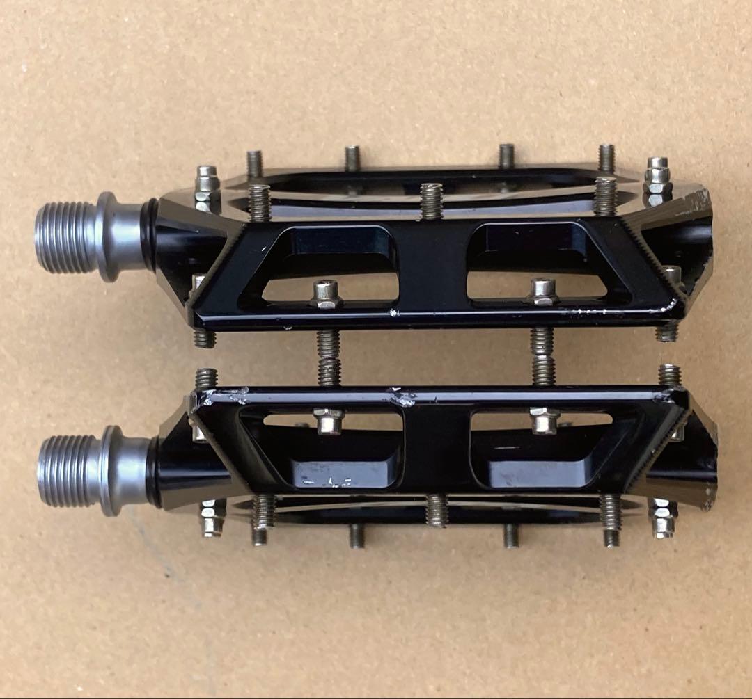 DMR VAULT フラットペダル / グロス ブラック - メルカリ