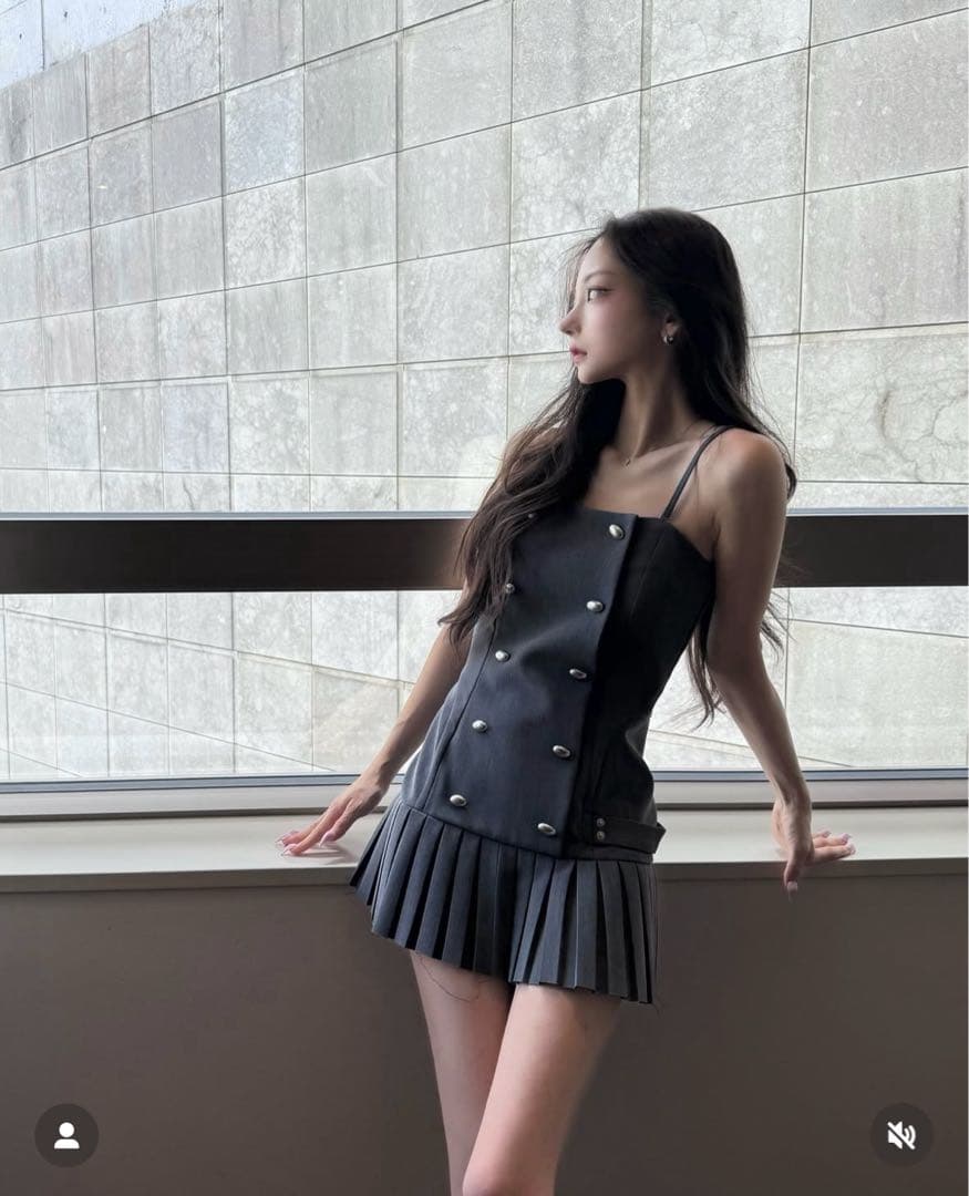 スカート theredthread S oval pleats dress gray THEREDTHREAD / ザレッドスレッド】S oval pleats dress