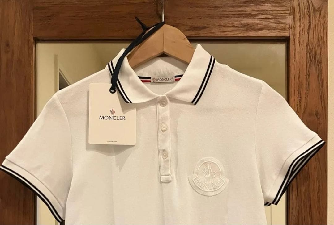 モンクレール ロゴポロシャツ Ｓサイズ MONCLER (モンクレール) ロゴライン 半袖 ポロシャツ MC8A00020899UR