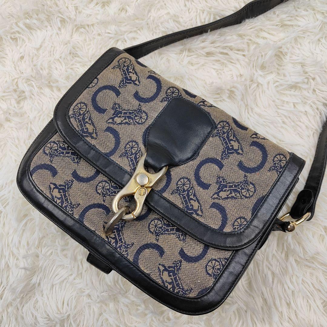本日限定価格　セリーヌ　ハンドバッグ　ワンショルダー　Cマカダム　馬車　4室 CELINE（セリーヌ） ショルダーバッグ レディースバッグ 馬車金具 C