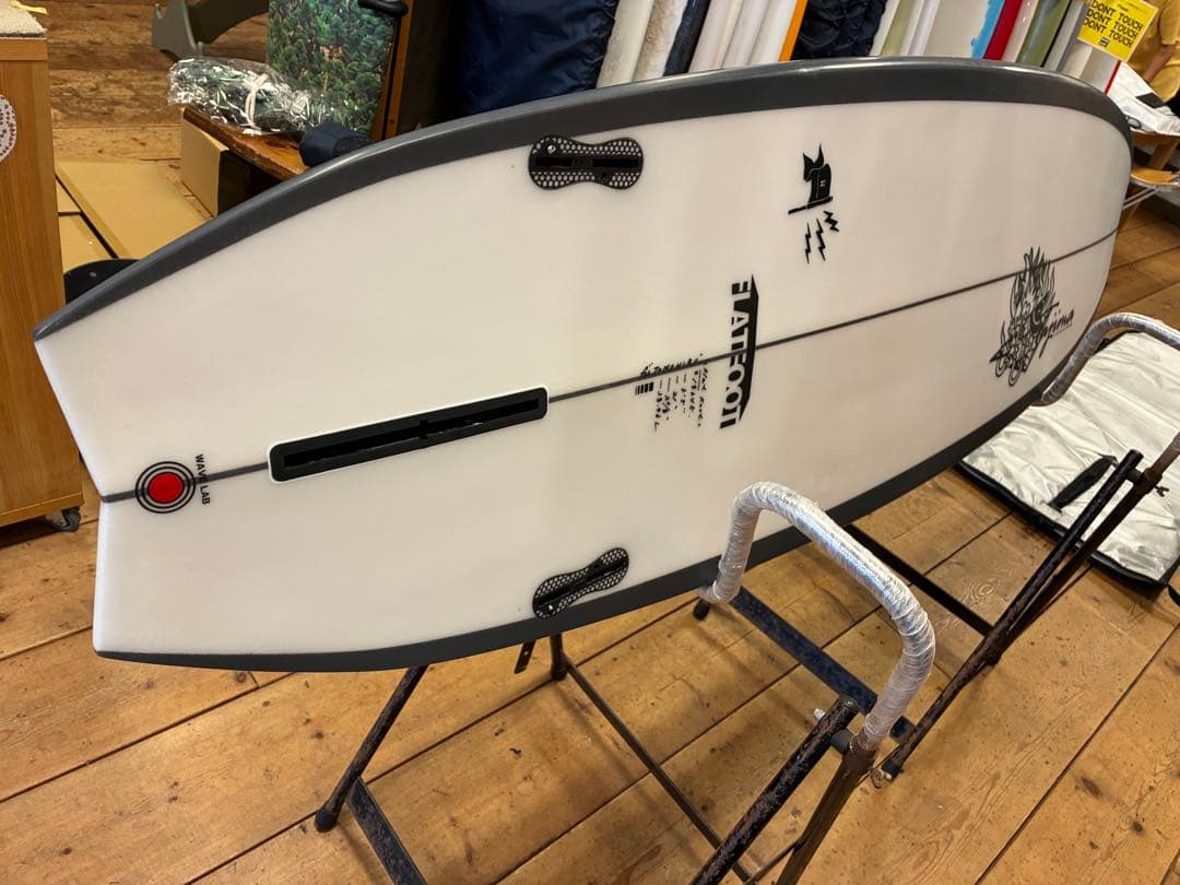 ジャスティスサーフボード FLAT FOOTフラットフットモデル FLAT FOOT / フラットフット - サーフボード、ウェットスーツの