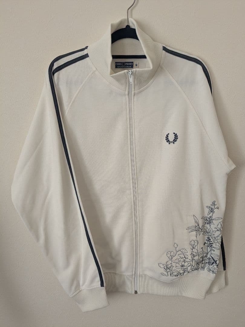 フレッドペリー 花柄刺繍 FRED PERRY トラックジャケット Taped Track Jacket(10 184：BLACK): | FRED PERRY JAPAN | フレッド