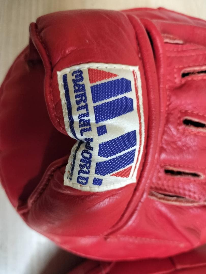 美品】MARTIAL WORLD パンチングミット 左右セット レッド - メルカリ