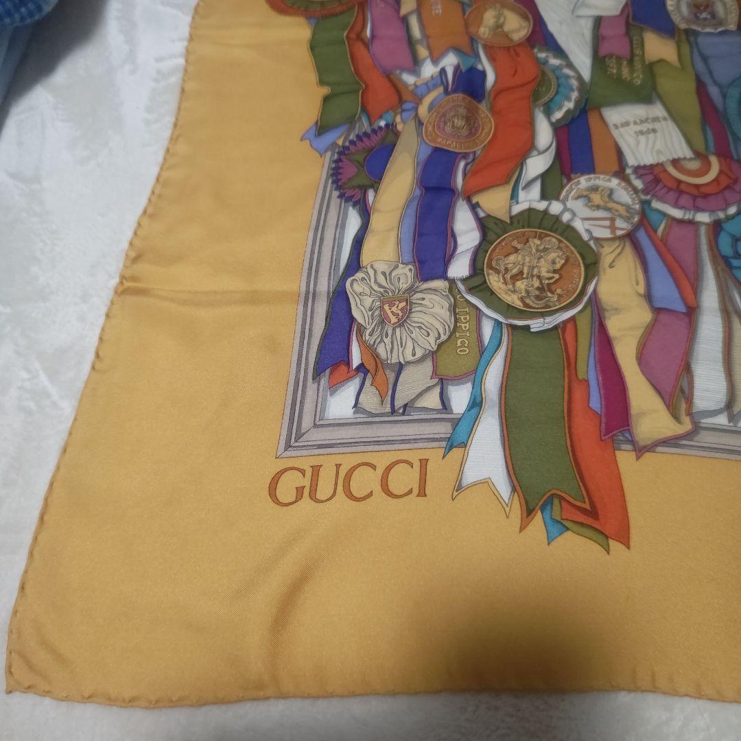 GUCCI 勲章リボンデザイン シルクスカーフ 大判