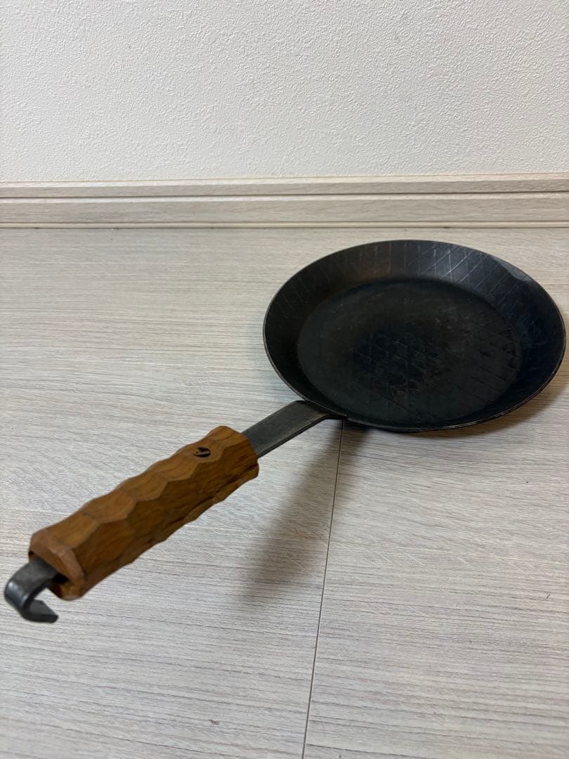 【ペトロマックス】フライパン　24cm アシモグリップ付 ペトロマックス】フライパン 24cm アシモグリップ付 ペトロマックス