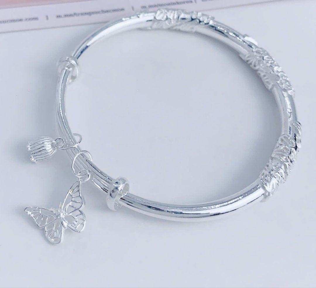 シルバー製 S999フローラル ブレスレット蝶のチャーム付き錆防止サイズ