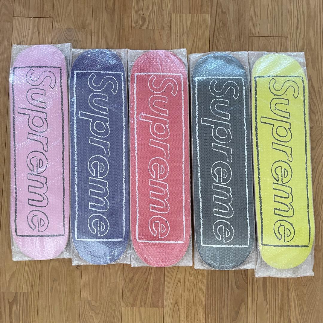 スケートボード Supreme KAWS Chalk Logo Skateboard Deck Supreme(シュプリーム) 21SS KAWS Chalk Logo Skateboardカウズ