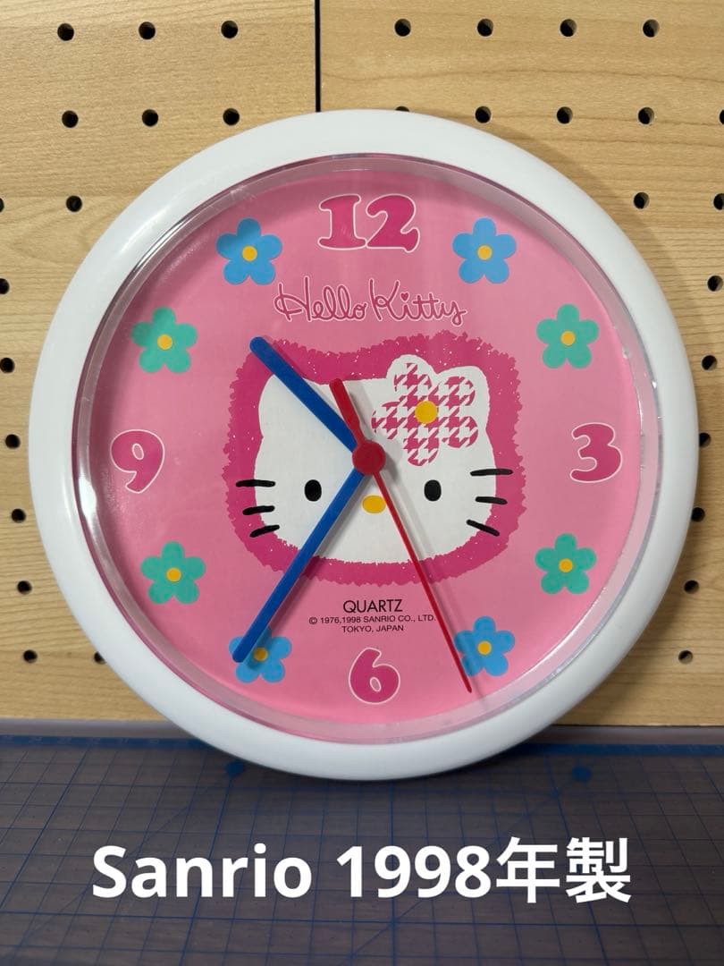 レトロ】ハローキティ 壁掛け時計 1998年製 - メルカリ