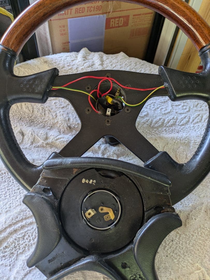 momo ステアリングオリンピック パジェロミニ58Aボス付き