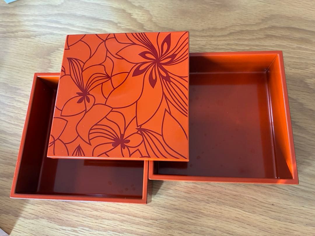 栗原はるみ 重箱 2段 赤い花模様の漆塗り 2段重箱 - メルカリ