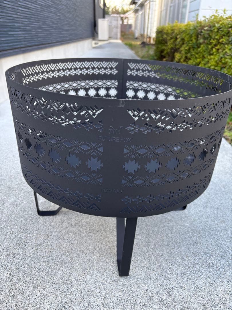 FUTUREFOX 焚き火台 木製天板付き FUTUREFOX 焚き火台 木製天板付き