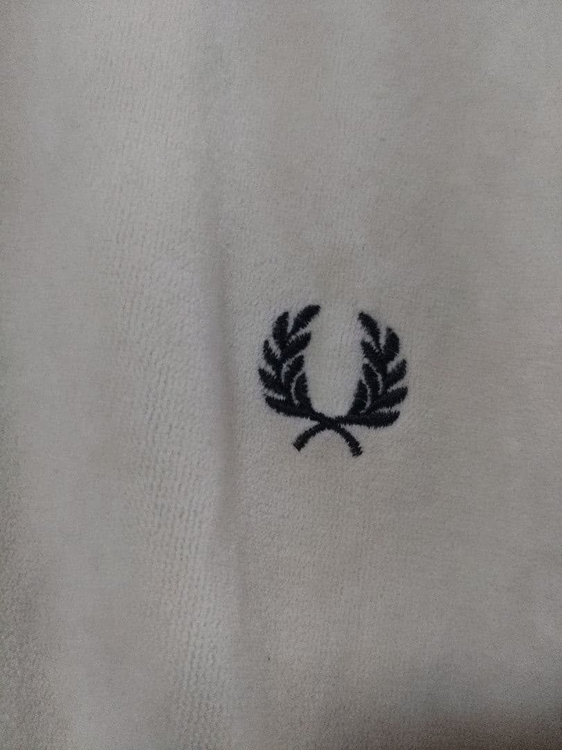 ベ*ネ様 Fred Perry ジップアップジャージ ベロア クリーム色 ベージ