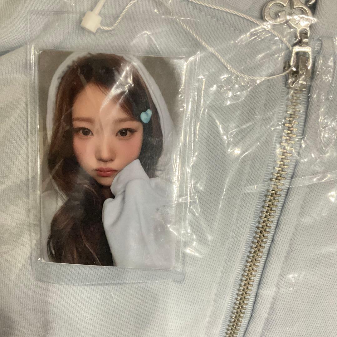 hearts2hearts FOCUS フーディー パーカー トレカ ステラ