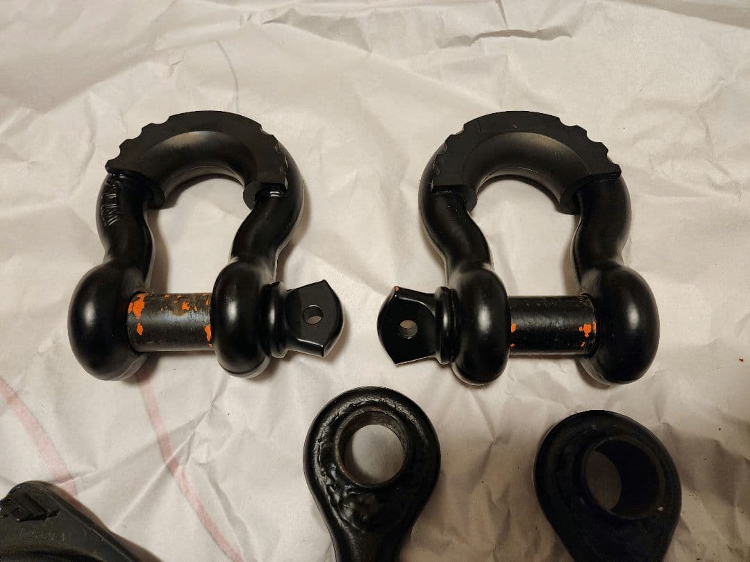 RAV4オフロードパッケージ2 牽引フック&加工済カバー(別売のため金額