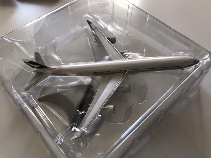 キャセイパシフィック航空 A340-600 (スケール1:200) キャセイ