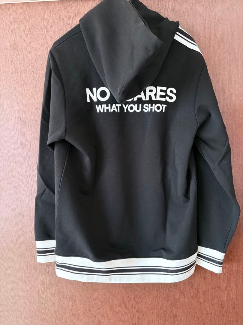 G／FOREフーディー黒スウェット NO ONE CARES