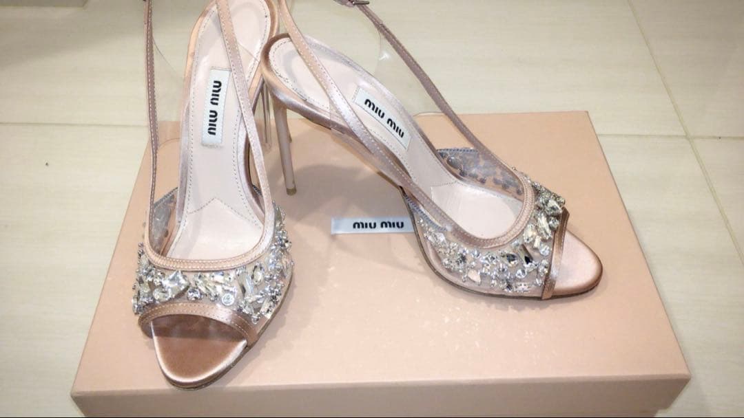 【美品】miu miu ビジュー付きオープントゥミュール MIU MIU》 5D326E 3F33 F0002 レザー ミュール ブロッパー (MiuMiu