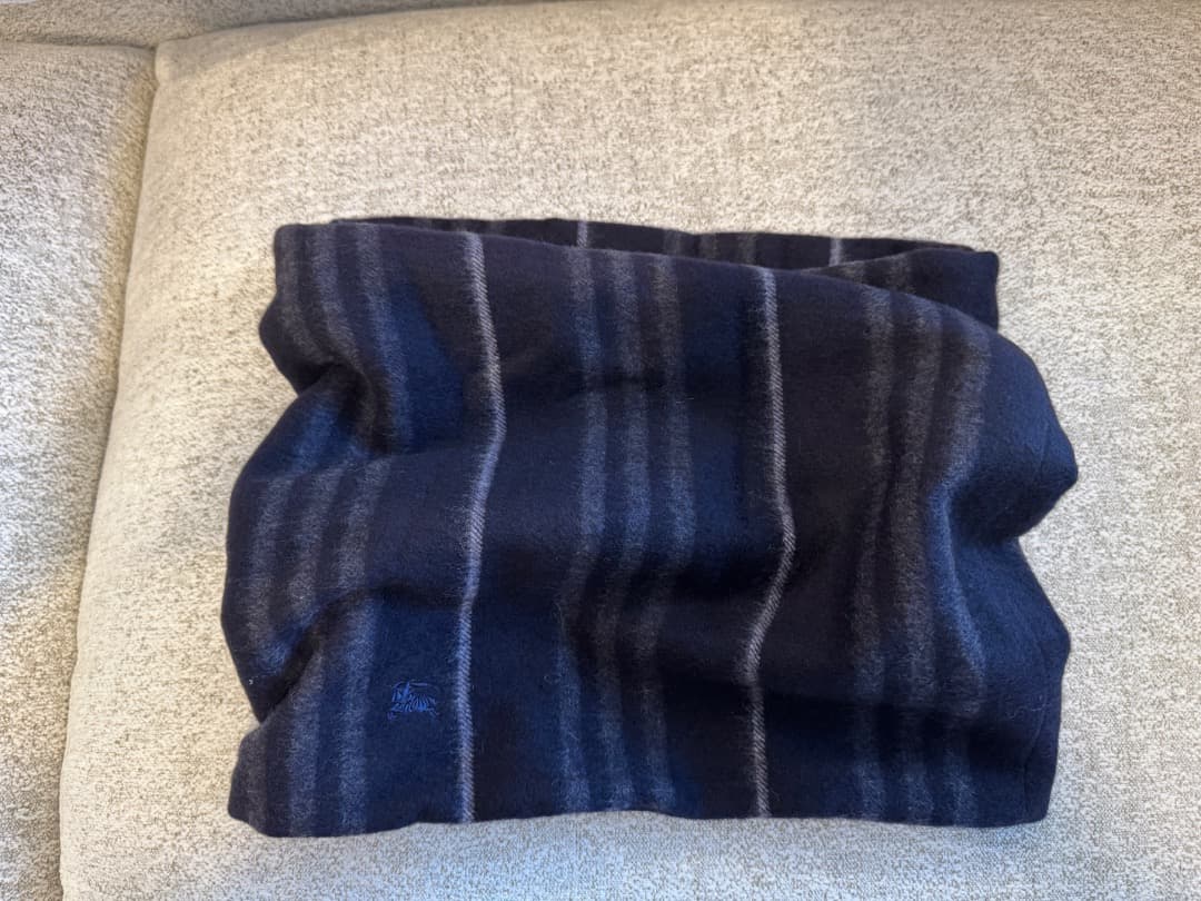 （新品同様）BUBERRY BLACK LABEL カシミヤ　100%　スヌード Heart of Mongolia/かたちを作りやすいカシミヤ100％スヌード