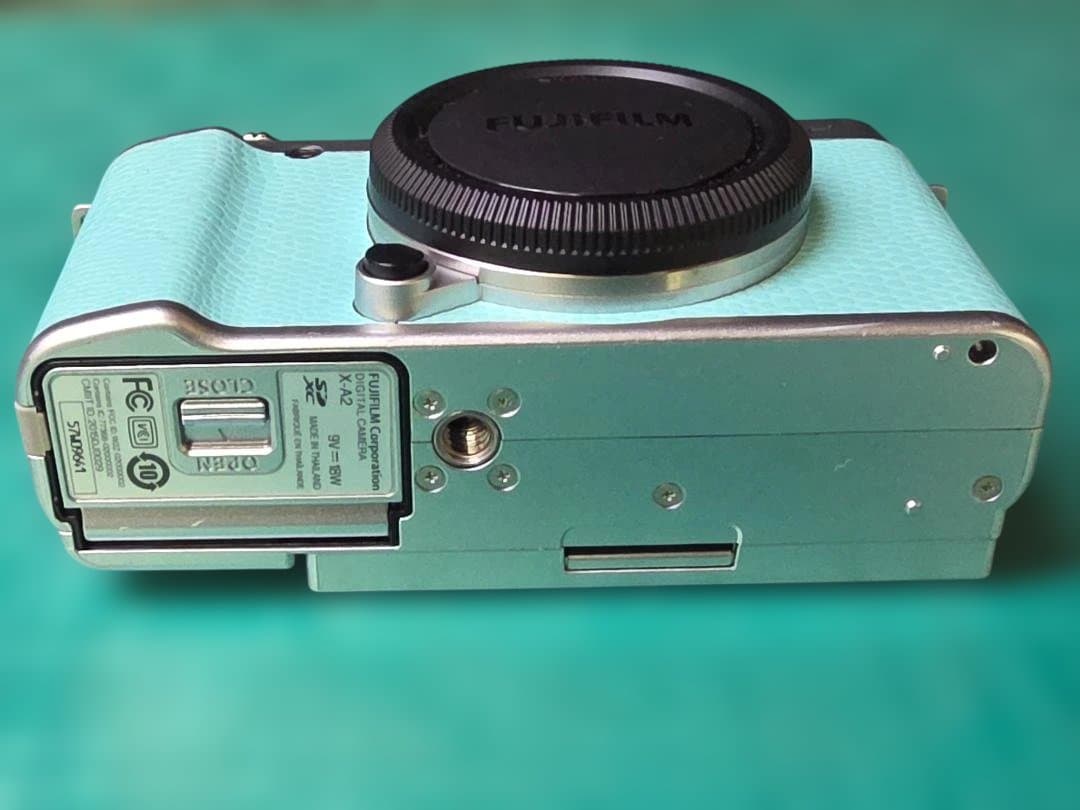 富士フィルム X-A2 ミントグリーン 超希少カラー - メルカリ